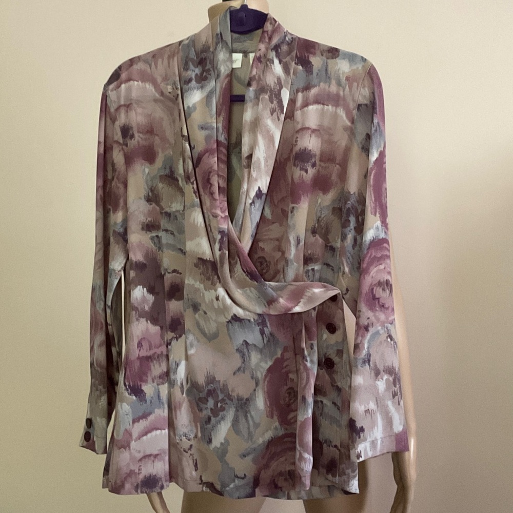 Beautiful Vintage Apart Wrap Blouse Mauve Gray Floral